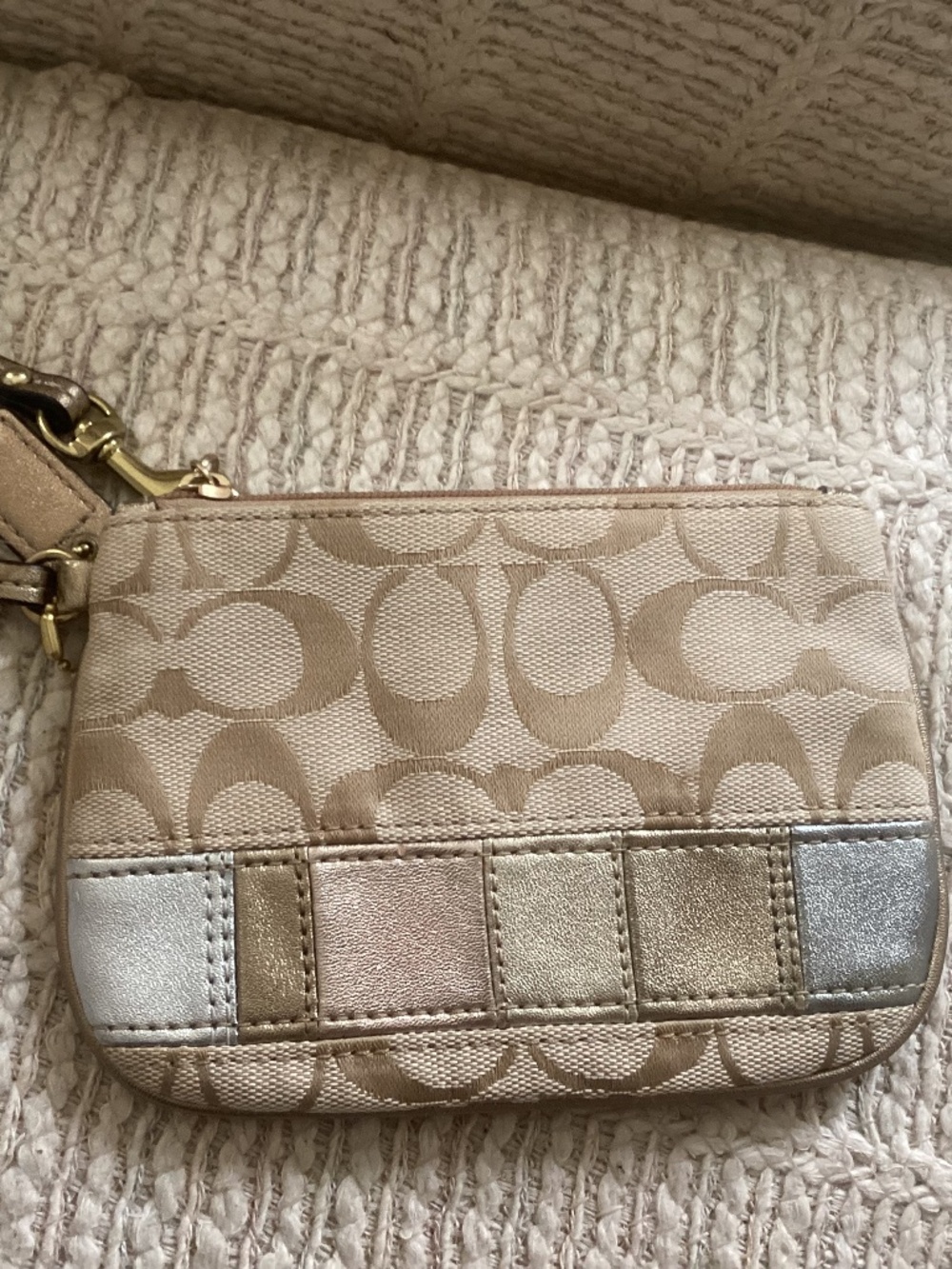 NWT VTG Coach Wristlet  Small Khaki Gold Signature Metallic F47331